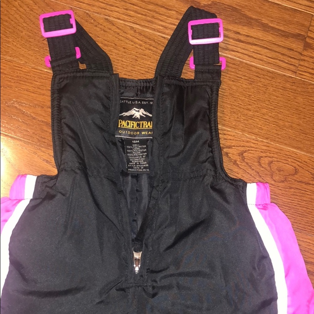 Snowsuit - Picture 4 of 5